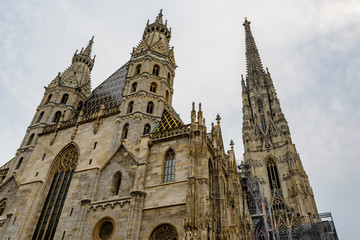 Fototapeta premium St. Stephen's Cathedral in Vienna, Austria on a cloudy day