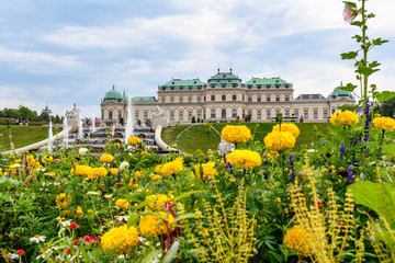 Fototapeta premium Flowers in front of the palace Belvedere in Vienna, Austria