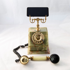 Imagen de un telefono antiguo de antes de la decada de 1960
