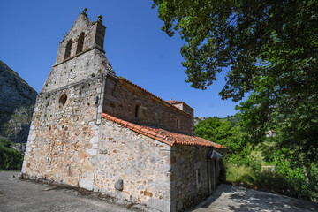 Fototapeta na wymiar Church of Bejes, in Picos de Europa