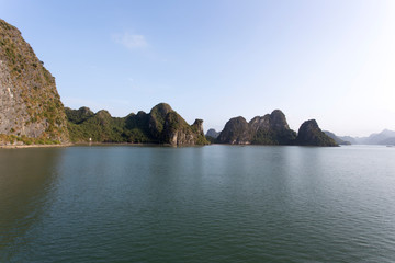 Fototapeta na wymiar The beautiful halong bay during a winter afternoon