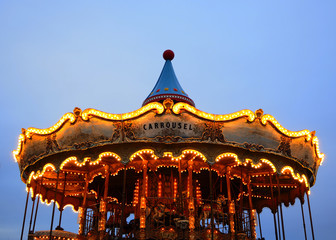 Carrousel del parque del Tibidabo en Barcelona © Elena