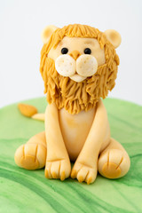 Süßer Löwe aus Modellierfondant für Torten Kuchen