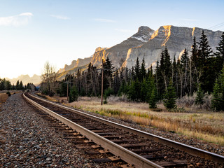 rail de train dans les montagnes