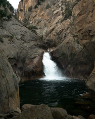 Fototapeta na wymiar Roaring River Falls, Kings Canyon National Park