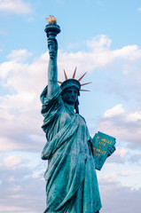 Fototapeta premium Statue of Liberty at Odaiba Tokyo. replica of original monument in New York