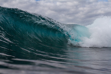 moody wave breaking on a shallow reef 