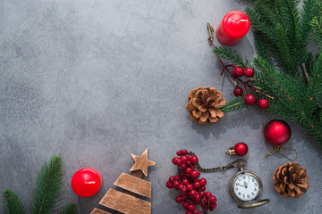 The golden clock, whose arrow are about twelve o'clock New Year celebration