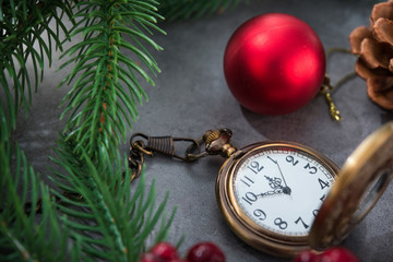 The golden clock, whose arrow are about twelve o'clock New Year celebration