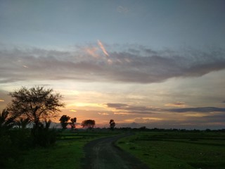 Fototapeta na wymiar village sunset