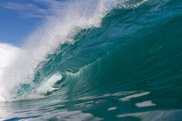 Fototapeta premium close up dramatic wave breaking on a shallow reef in Indonesia