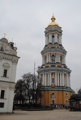 Fototapeta na wymiar Kiev Pechersk Lavra view of the Golden domes