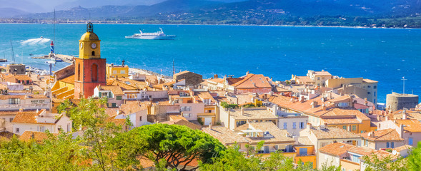 view of the city of Saint-Tropez, France - obrazy, fototapety, plakaty