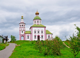 Fototapeta na wymiar The Church of Elijah the Prophet on Ivanova hill was built in 1744 by order of Metropolitan Hilarion of Suzdal. Suzdal, Russia, August 2019.