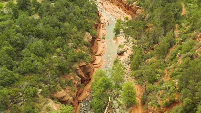 The beautiful landscapes near Sedona, AZ are simply breathtaking. This video clip was taken at Slide Rock State Park on highway 89A just north of Sedona