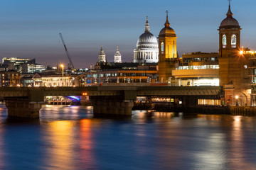 Obraz na płótnie Canvas The Millenium Bridge and St Paul's Cathedral