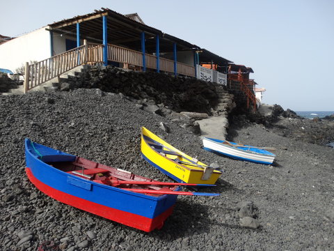 colerfull boats