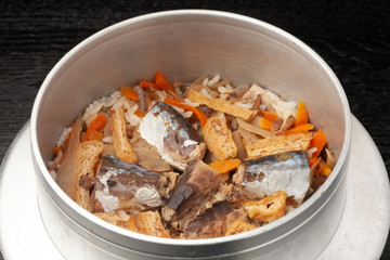 鯖の水煮缶の炊き込みご飯