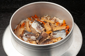 鯖の水煮缶の炊き込みご飯