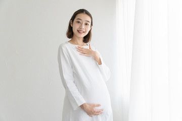 安心する妊婦