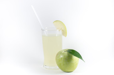 Fototapeta na wymiar cocktail with lime and ice