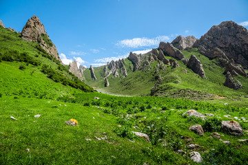 China landscape, Ganjia Grasslands near Xiahe, Gannan autonomous tibetan prefecture, Gansu / Kansu,...