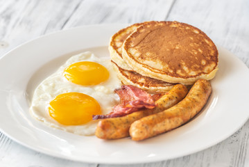 Traditional American breakfast