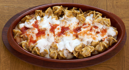 traditional turkish ravioli with yogurt