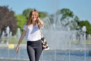 Girl in the city - Warsaw, Poland  © Tomasz Warszewski