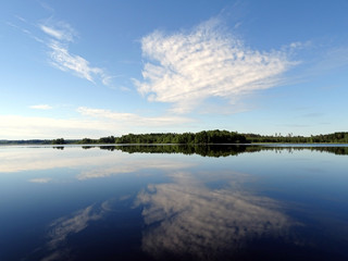 EXtraordinary cloud over a Finnish lake in summer