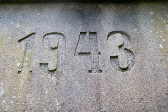 1943