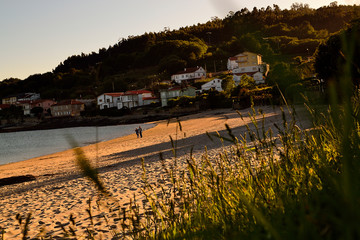 Atardecer en playa de las Rias Baixas, Galicia. Espa&ntilde;a.