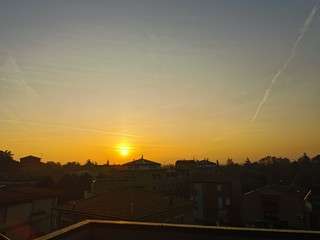 bibbiano reggio emilia alba tramonto sui tetti