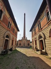 villaggio crespi fabbrica e panorama