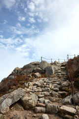 Fototapeta na wymiar Fall scenery of Mt. Seorak in Korea.