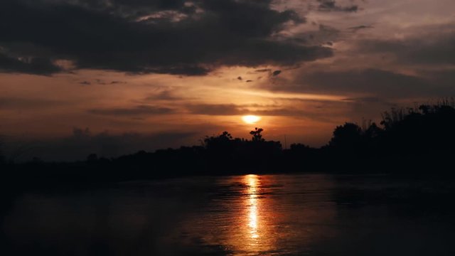 Beautiful sunset timelapse of Sauraha from Rapti River.
