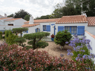 Fototapeta na wymiar maison de vacances sur l'île de Noirmoutiers en France