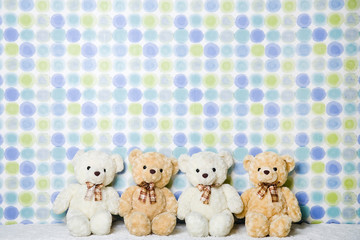Many teddy bear.