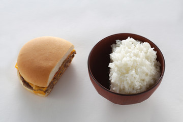 炭水化物の摂取量を少し減らしてダイエットする