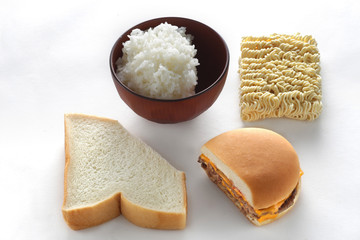 炭水化物の摂取量を少し減らしてダイエットする