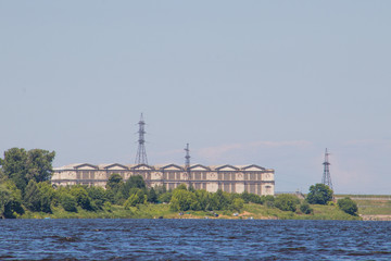 Fototapeta na wymiar Oil tankers on the ship's course on the Volga near Rybinsk.
