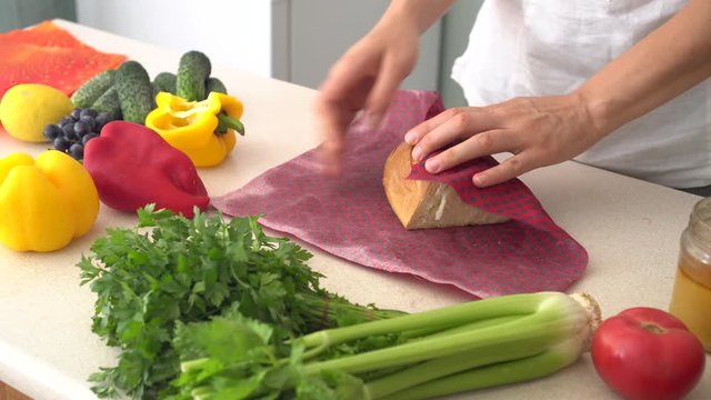 Reusable Beeswax Food Wraps. Organic fabric covers for food storage. Zero  waste
