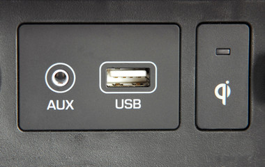 power outlet and usb port in car