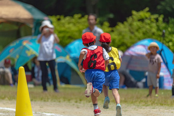 運動会 対抗リレー風景