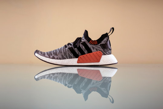 Adidas NMD_R2 PK