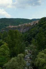Fototapeta na wymiar Vista de Castellfollit de la Roca