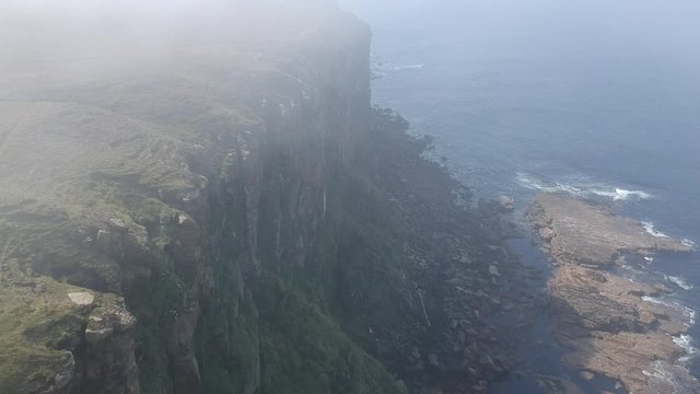 Wilde Klippen an der schottischen K&uuml;ste im Norden 
