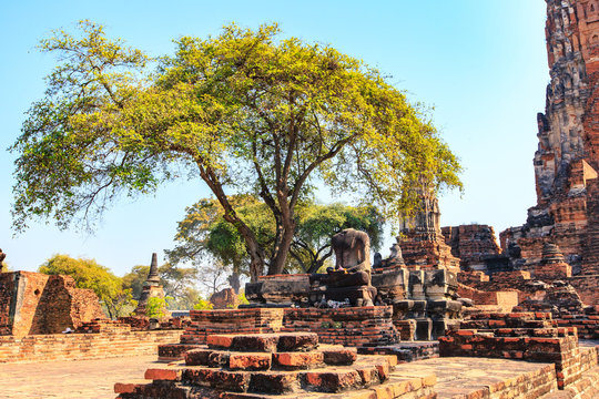 Wat Phra Ram, restored ruins located in the Historical Park of Ayutthaya in Pratu, Tailand. The monastery was constructed on the cremation.