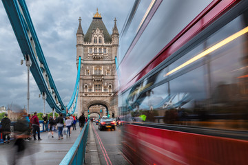 Fototapeta na wymiar Traffic in Tower Bridge in London UK 