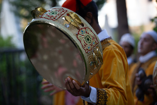 moroccan dancers musicians singers traditional dress